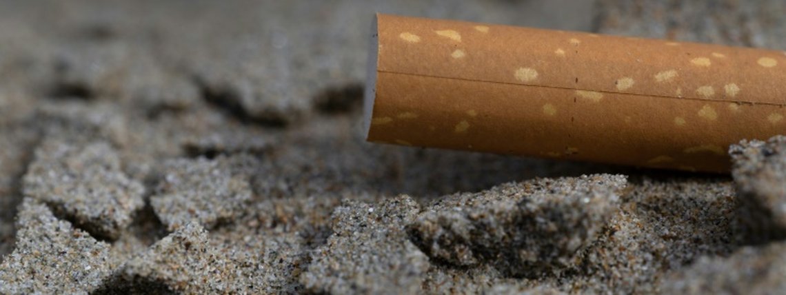 Fumantes manifestam incômodo com proibição do cigarro nas praias da França