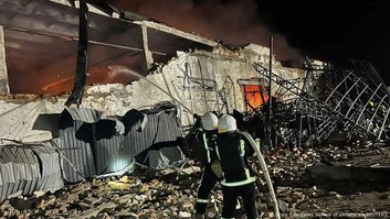 Rússia e Ucrânia intensificam ataques na véspera de negociações de paz