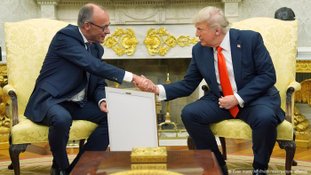 Merz se reúne com Trump sob sombra de tensões comerciais