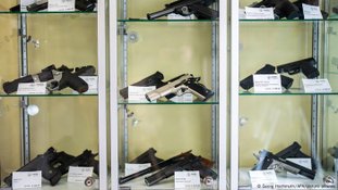 Áustria endurece controle de armas após tiroteio em escola
