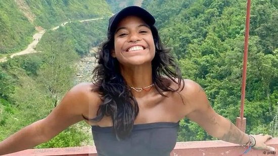 Morre brasileira que caiu em trilha de vulcão na Indonésia