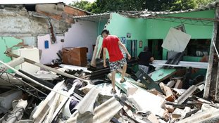 Terremoto derruba construções na Colômbia