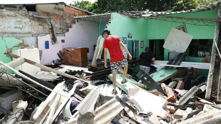 Terremoto derruba construções na Colômbia