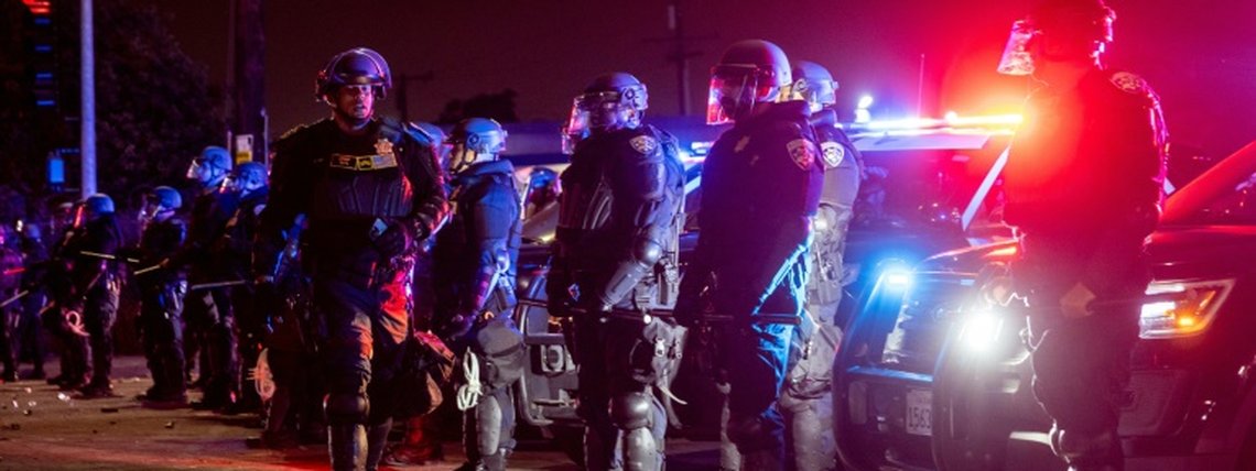 Guarda Nacional chega a Los Angeles para reprimir protestos