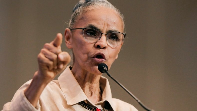 Literatura ajuda a combater a apatia diante da crise climática, diz Marina Silva