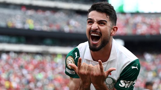 José Manuel Lopez comemora o segundo gol do Palmeiras