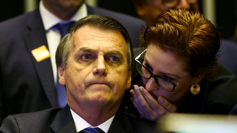 'Não botei dinheiro no Pix dela', diz Bolsonaro sobre relação com Zambelli