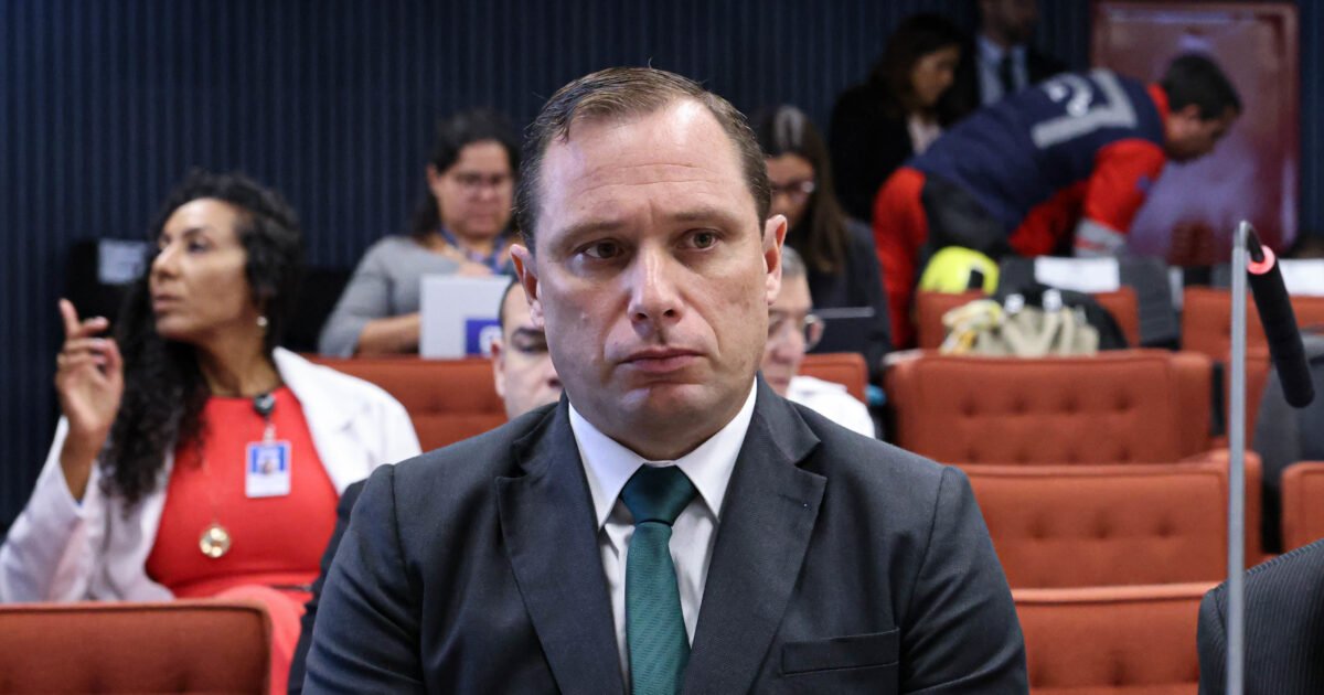 Moraes pede que PGR se manifeste sobre cumprimento de pena d
