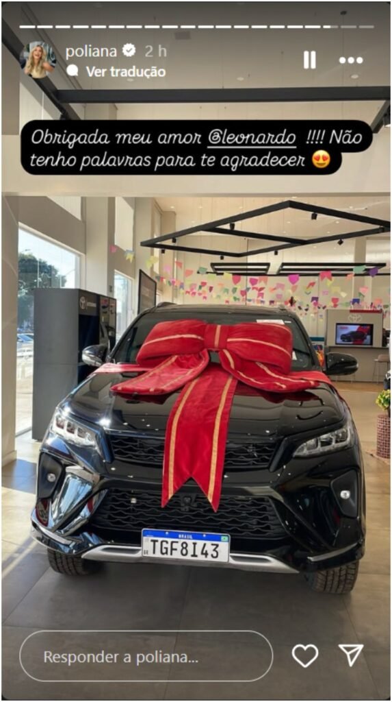 Leonardo presenteia esposa, Poliana Rocha, com carro de R$ 460 mil 2 Leonardo presenteia esposa, Poliana Rocha, com carro de R$ 460 mil