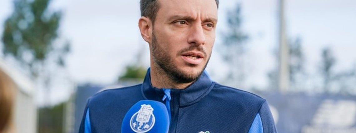 Martín Anselmi, técnico do Porto. O clube português vai estrear contra o Palmeiras no Mundial de Clubes da Fifa