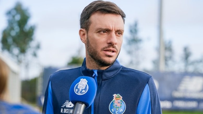 Martín Anselmi, técnico do Porto. O clube português vai estrear contra o Palmeiras no Mundial de Clubes da Fifa