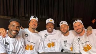 Thiaguinho reúne Neymar e amigos antes da chegada do filho: 'Dia mais que especial'