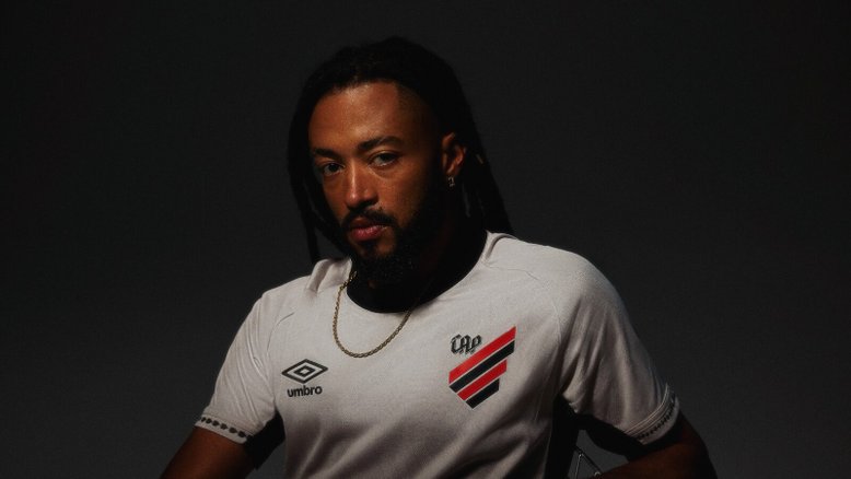 Athletico Paranaense e Umbro divulgam novo uniforme 2 para a temporada 2025