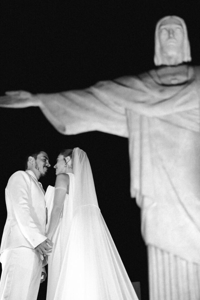 Giovanna Lancellotti casa aos pés do Cristo; festa tem show de Jorge Aragão; confira 26 Giovanna Lancellotti casa aos pés do Cristo; festa tem show de Jorge Aragão; confira