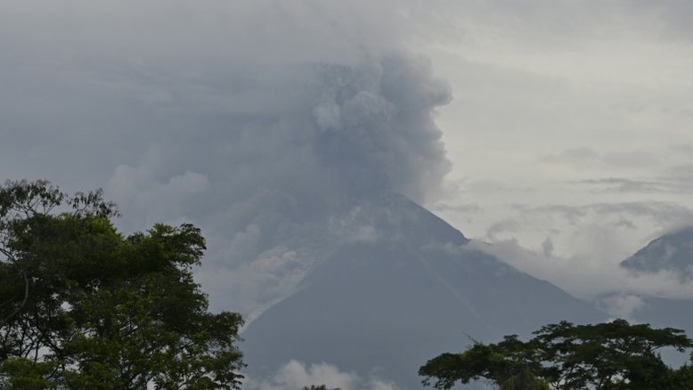 Mais de 500 evacuados por erupção de vulcão de Fuego na Guatemala