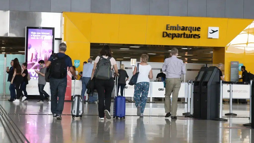 Congonhas e Guarulhos têm voos cancelados nesta sexta-feira
