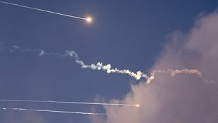 Embaixada do Brasil em Israel alerta para golpes e nega reabertura de espaço aéreo