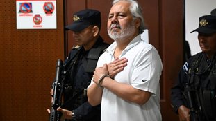 Advogado crítico de Bukele seguirá em prisão provisória em El Salvador