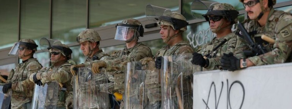 Polícia de Los Angeles anuncia detenções sob toque de recolher