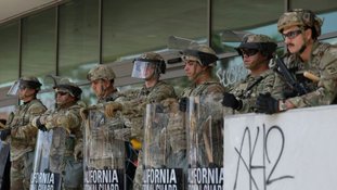 Polícia de Los Angeles anuncia detenções sob toque de recolher