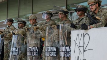 Polícia de Los Angeles anuncia detenções sob toque de recolher