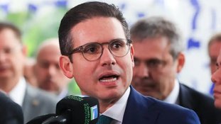 Motta nega ter 'traído' governo com votação do IOF