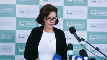Condenada a perder o mandato, Zambelli gastou R$ 680 mil em seu gabinete este ano