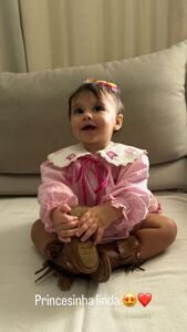 Helena, filha caçula de Neymar