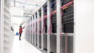 Investimentos em datacenters disparam com corrida por IA
