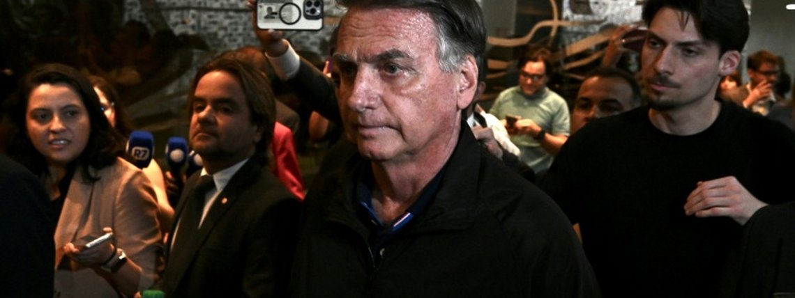 Moraes adverte Bolsonaro sobre risco de prisão por 'descumprimento' de medidas