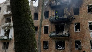 Zelensky pressiona para 'mudança de regime' na Rússia após bombardeio mortal em Kiev