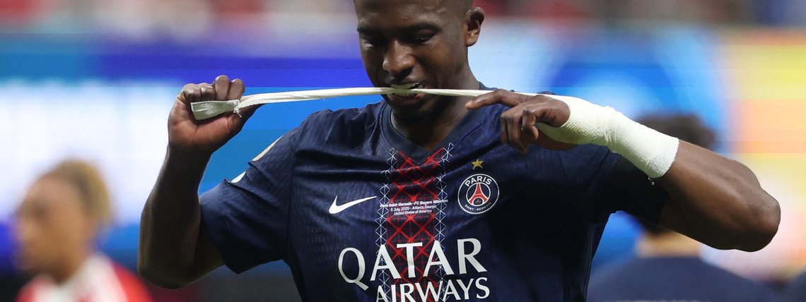 Zagueiro Willian Pacho foi expulso contra o Bayern; fifa
