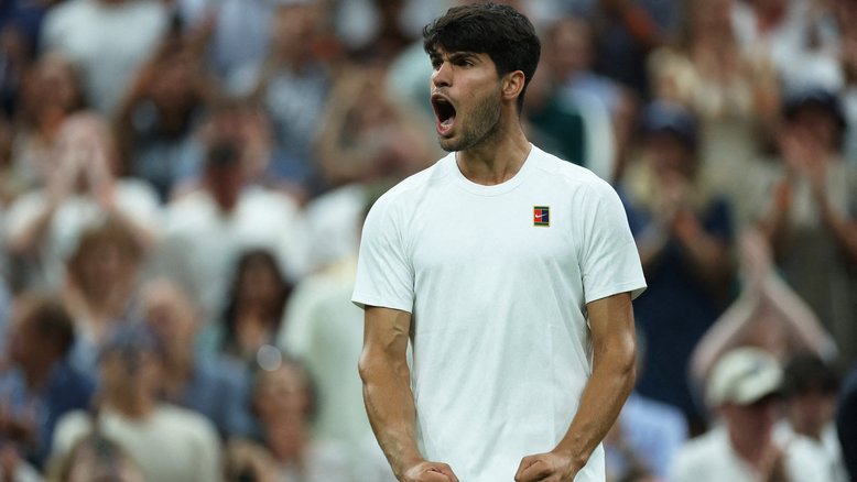 Alcaraz vence Rublev e vai às quartas de final em Wimbledon