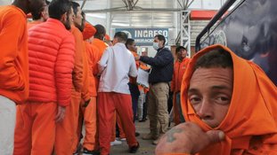 Colômbia recebe 600 cidadãos deportados que estavam presos no Equador