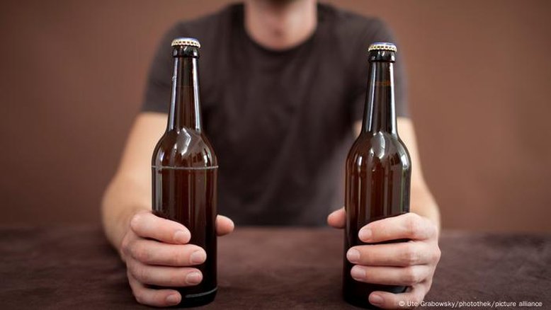 Maioria dos alemães quer regras mais rígidas para consumo de álcool entre menores