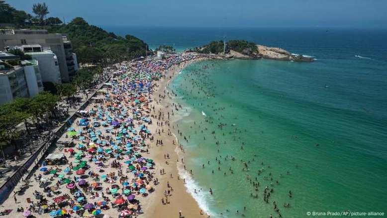 Saiu de moda falar mal do Brasil?