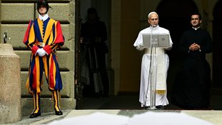 Papa realiza primeiro Angelus em muitos anos na residência de verão de Castel Gandolfo