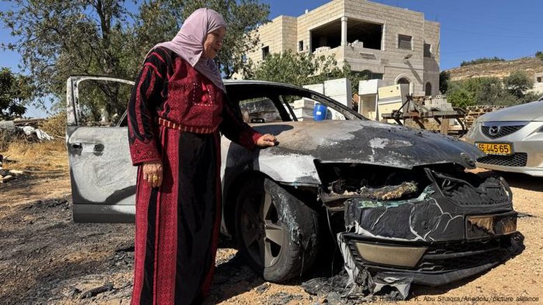 Jornalistas da DW são atacados por colonos israelenses na Cisjordânia