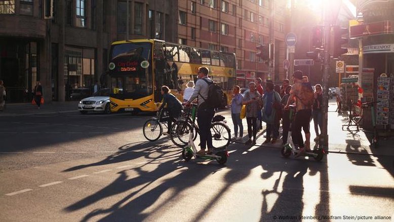 "Me sentia um cidadão de 2° categoria": Por que alguns imigrantes estão deixando a Alemanha?