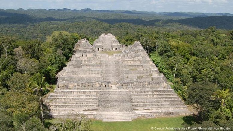 Arqueólogos descobrem túmulo de antigo rei maia em Belize
