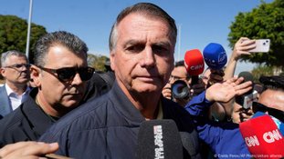 Com voto contra de Fux, STF mantém tornozeleira em Bolsonaro
