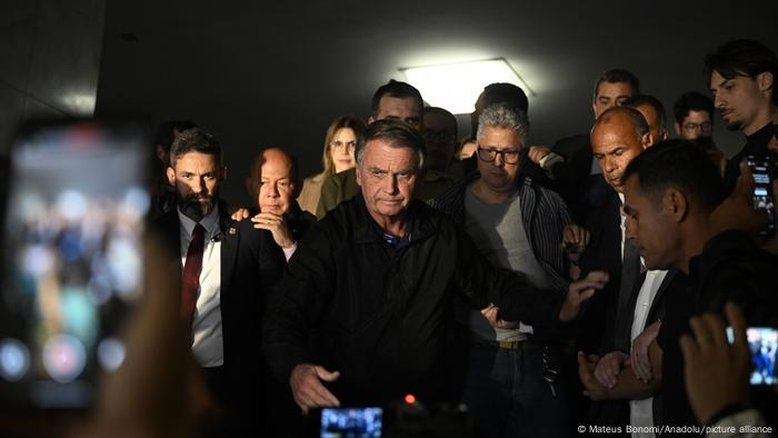 Bolsonaro nega ter violado regras impostas por Moraes