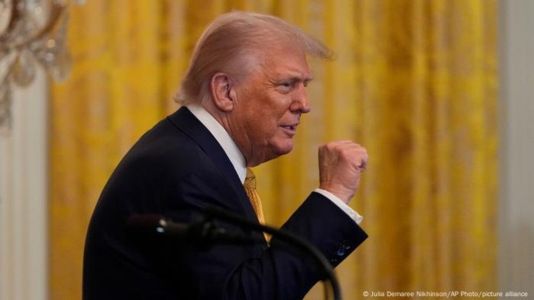 Trump diz que tarifa de 50% vale para países sem "boa relação" com EUA
