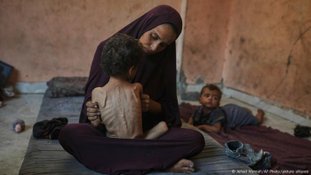 "Vivemos praticamente sem comida": Palestinos tentam sobreviver à fome em Gaza