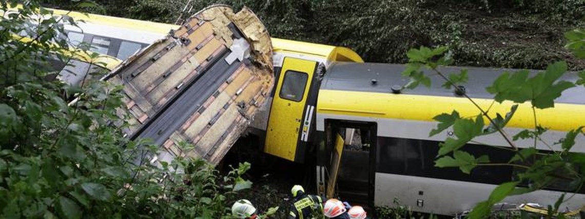 Acidente de trem deixa ao menos três mortos na Alemanha