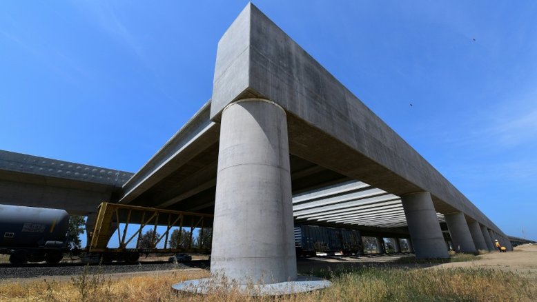 Califórnia processa governo dos EUA por cancelamento de verba para trem de alta velocidade