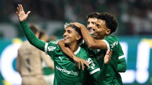 Palmeiras bate Grêmio com gol relâmpago e cola no Cruzeiro