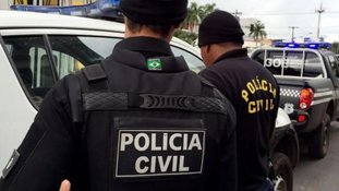 Namorada de adolescente que matou os pais no Rio é apreendida em MT