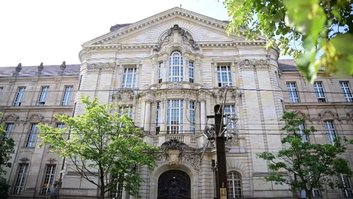 Tribunal regional de Berlim, que julgará médico de cuidados paliativos conhecido como 'Doutor Morte' em 14 de julho de 2025. — Foto: Tobias Schwarz/AFP