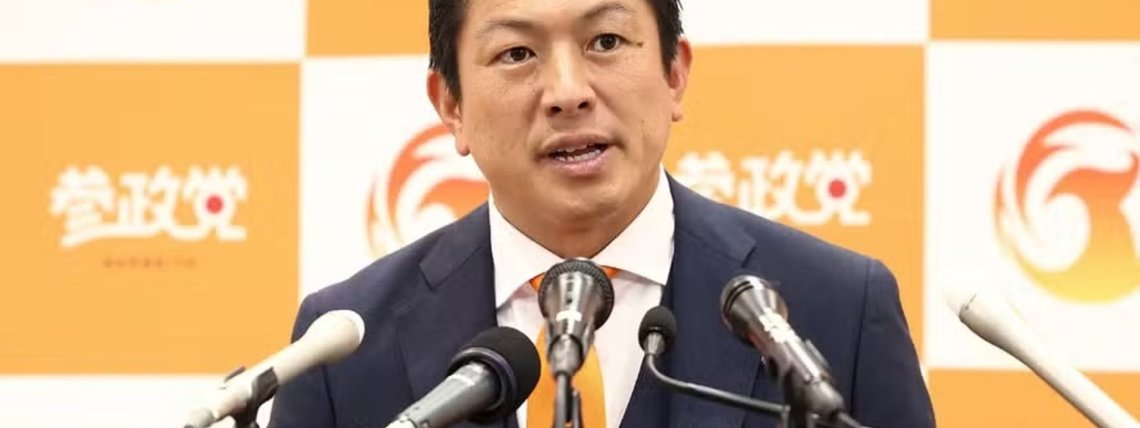 Sohei Kamiya, líder do partido Senseito, durante entrevista coletiva em Tóquio, no Japão — Foto: JIJI Press / AFP